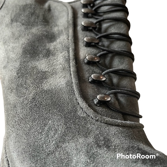 🌸 Vince Camuto suede booties - Picture 3 of 11